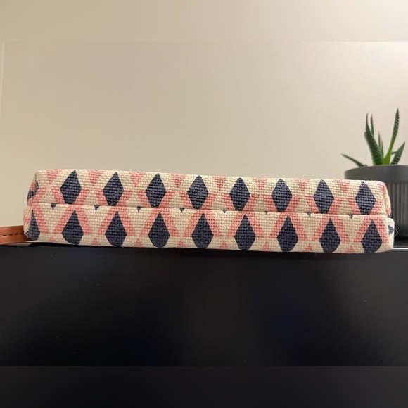 Spartina 449 Barbee Tassel Wristlet Linen/Leather Colorful Convenient Geometric - Picture 4 of 10